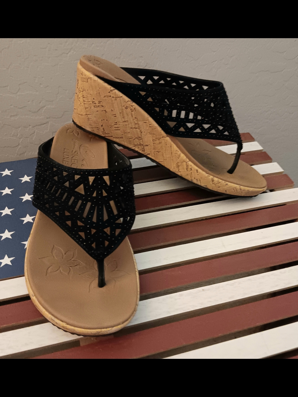 Skechers (Cali)Black Cork-Platform Wedge Thong Sandals